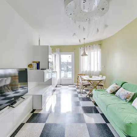 Luckey Homes - Boulevard Des Nations *